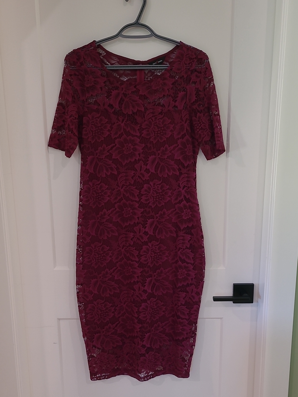 Women's Burgundy Lace Midi Dress with Short Sleeves